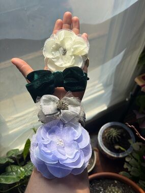 Elegant Four-Piece Women's Hair Clip Set — Ivory, Emerald, Silver, Lavender